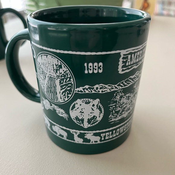 Yellowstone Green Ceramic Mug Set - Picture 6 of 11